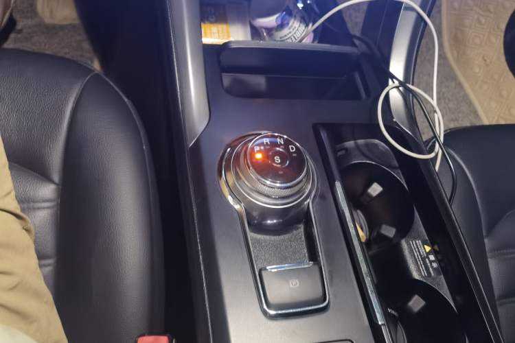 Used Ford Mondeo 2018 EcoBoost 180 Smart Control Fashion Model China V Standard Gear Lever