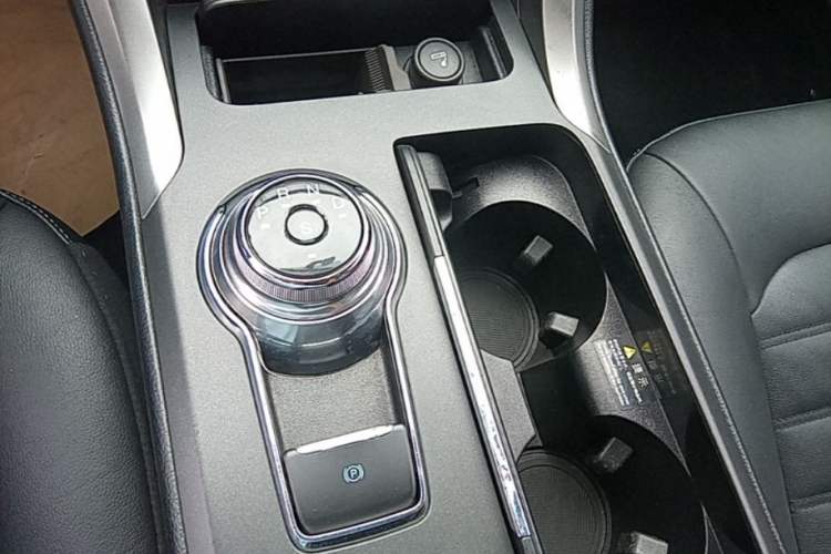 Used Ford Mondeo 2018 EcoBoost 180 Fashion Edition Gear Lever