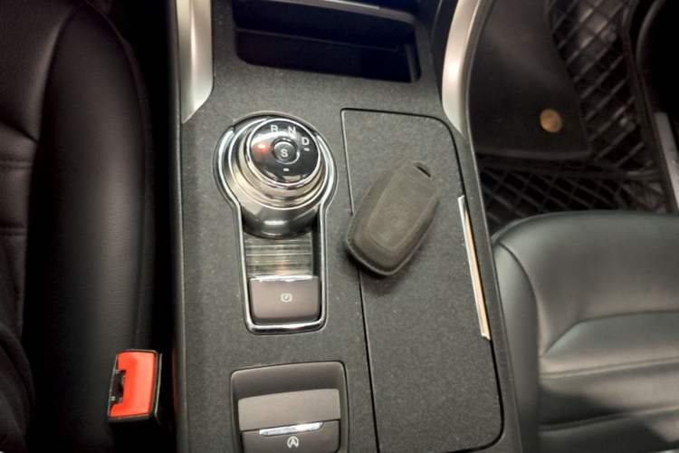 Used Ford Mondeo 2018 EcoBoost 180 Smart Control Fashion Model China VI Standard Gear Lever