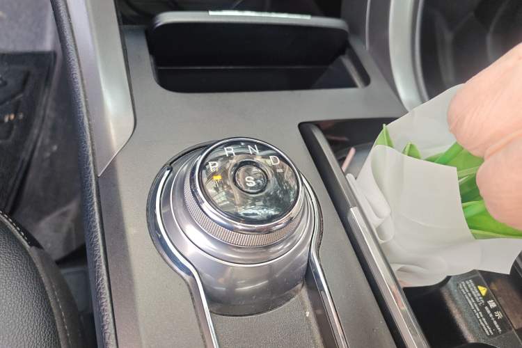 Used Ford Mondeo 2018 EcoBoost 200 Smart Control Fashion Model China VI Standard Gear Lever