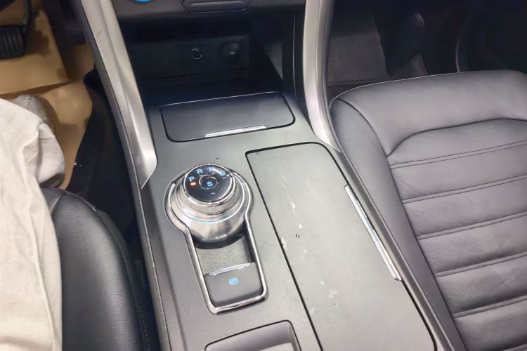 Used Ford Mondeo 2018 EcoBoost 180 Fashion Edition Gear Lever