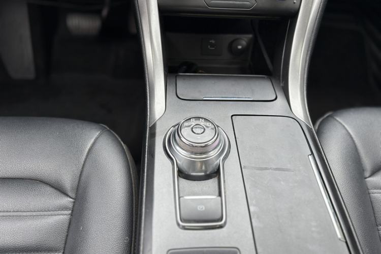 Used Ford Mondeo 2018 EcoBoost 200 Smart Control Fashion Model China VI Standard Gear Lever