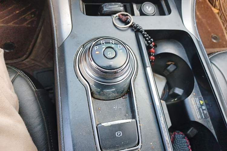 Used Ford Mondeo 2018 EcoBoost 180 Fashion Edition Gear Lever