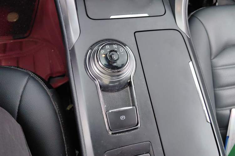 Used Ford Mondeo 2018 EcoBoost 200 Smart Control Luxury Model China VI Standard Gear Lever