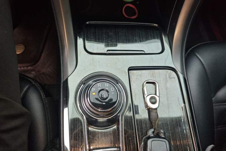 Used Ford Mondeo 2018 EcoBoost 200 Stylish Model Gear Lever