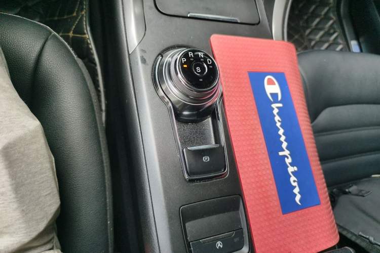 Used Ford Mondeo 2018 EcoBoost 180 Smart Control Fashion Model China VI Standard Gear Lever