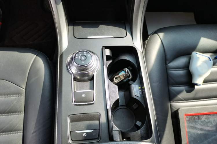Used Ford Mondeo 2018 EcoBoost 180 Fashion Edition Gear Lever