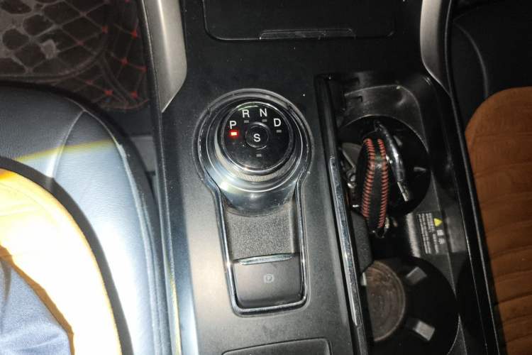 Used Ford Mondeo 2018 EcoBoost 180 Smart Control Fashion Model China V Standard Gear Lever