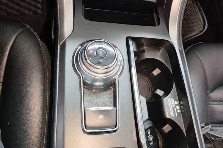 Used Ford Mondeo 2018 EcoBoost 180 Smart Control Fashion Model China VI Standard Gear Lever