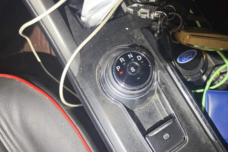 Used Ford Mondeo 2018 EcoBoost 180 Fashion Edition Gear Lever