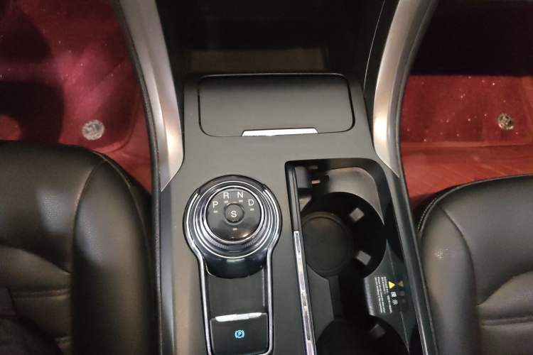 Used Ford Mondeo 2018 EcoBoost 180 Smart Control Fashion Model China V Standard Gear Lever