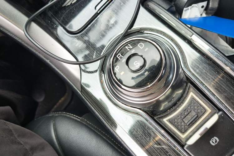 Used Ford Mondeo 2018 EcoBoost 200 Stylish Model Gear Lever