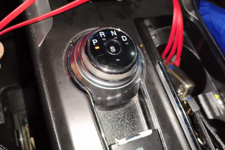 Used Ford Mondeo 2018 EcoBoost 180 Fashion Edition Gear Lever