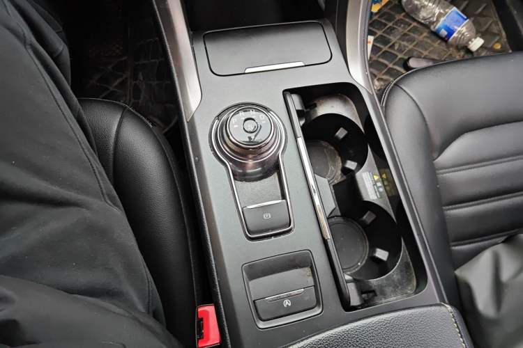 Used Ford Mondeo 2018 EcoBoost 200 Smart Control Fashion Model China V Standard Gear Lever