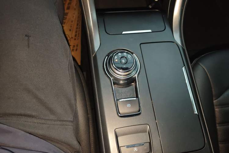 Used Ford Mondeo 2018 EcoBoost 180 Smart Control Fashion Model China VI Standard Gear Lever