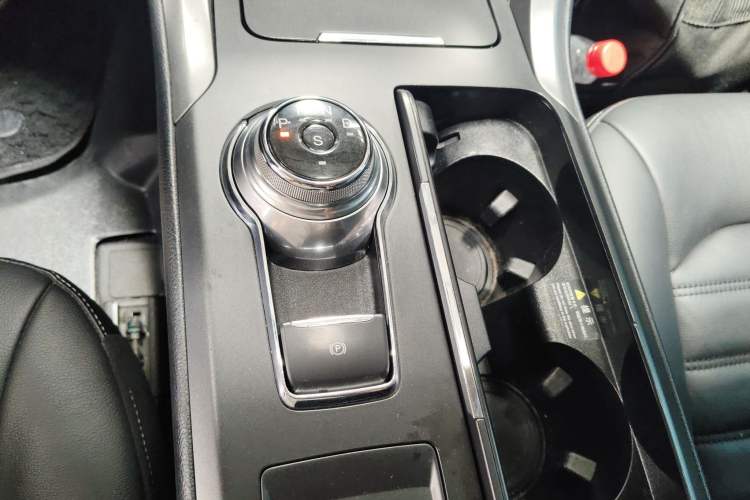 Used Ford Mondeo 2018 EcoBoost 180 Fashion Edition Gear Lever
