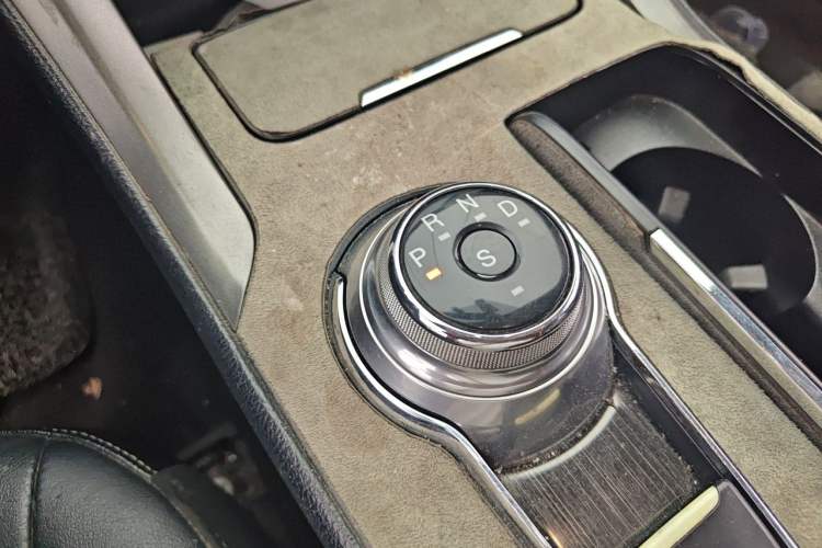Used Ford Mondeo 2018 EcoBoost 200 Stylish Model Gear Lever