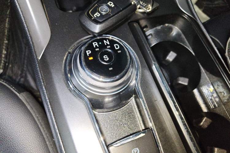 Used Ford Mondeo 2018 EcoBoost 180 Smart Control Fashion Model China VI Standard Gear Lever