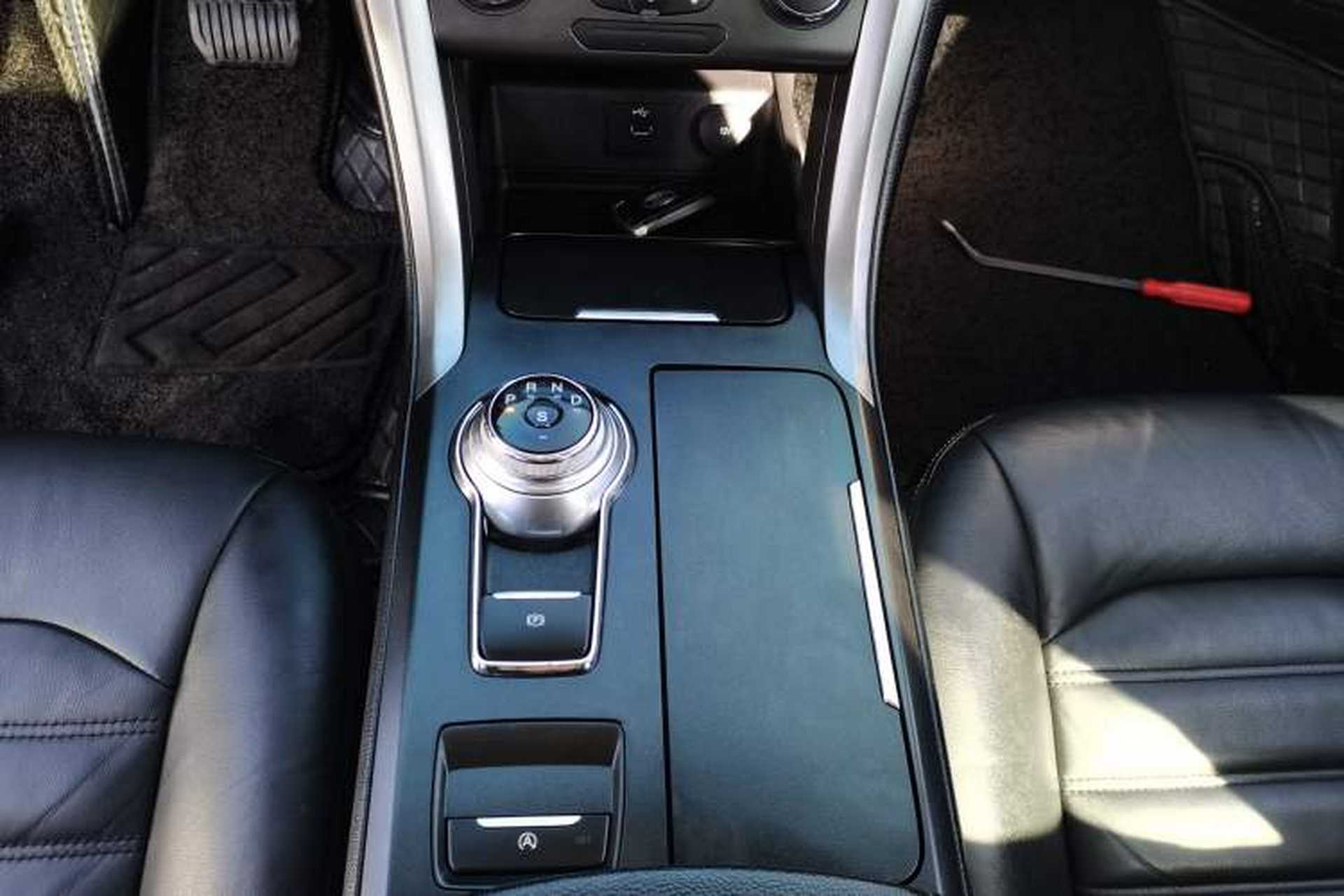 Used Ford Mondeo 2018 EcoBoost 180 Fashion Edition Gear Lever