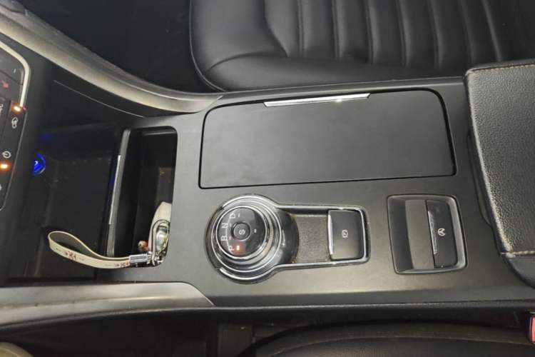 Used Ford Mondeo 2018 EcoBoost 180 Smart Control Fashion Model China V Standard Gear Lever