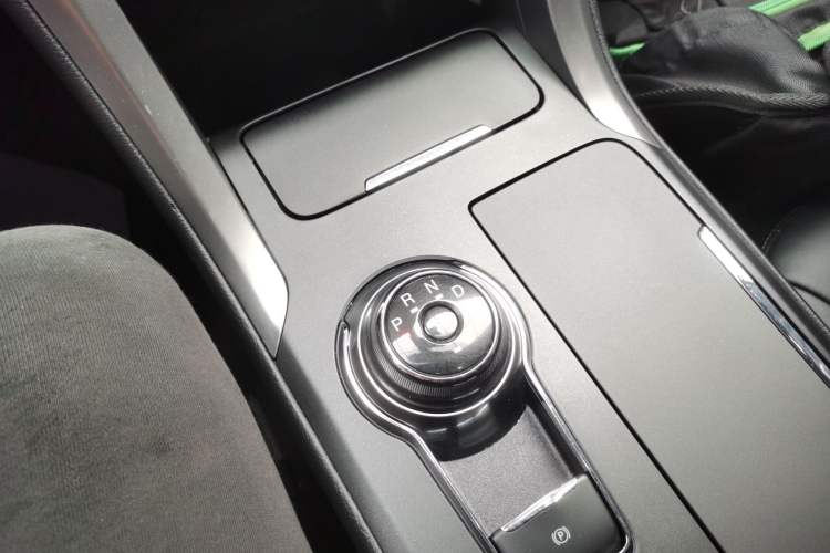 Used Ford Mondeo 2018 EcoBoost 200 Stylish Model Gear Lever
