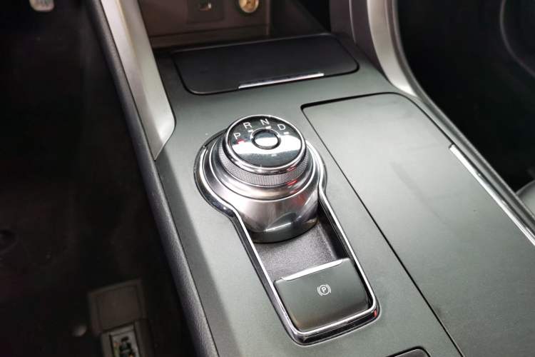 Used Ford Mondeo 2018 EcoBoost 180 Fashion Edition Gear Lever