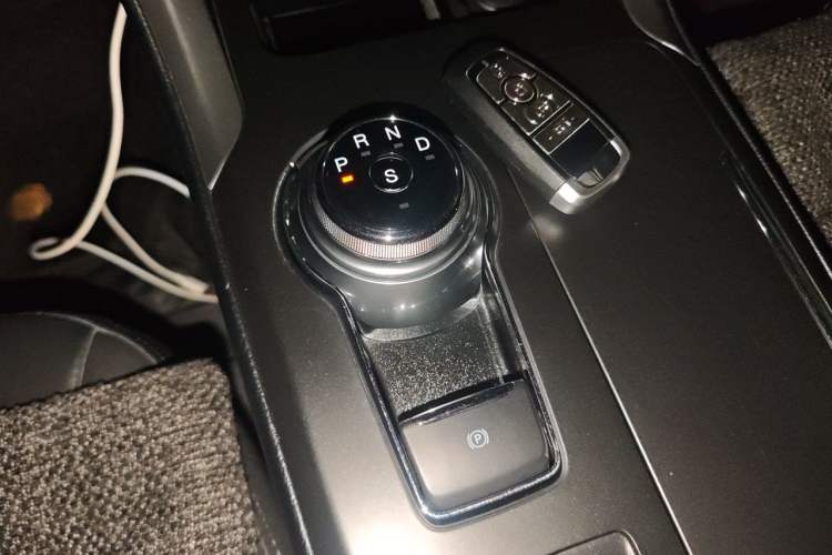 Used Ford Mondeo 2018 EcoBoost 200 Luxury Model Gear Lever