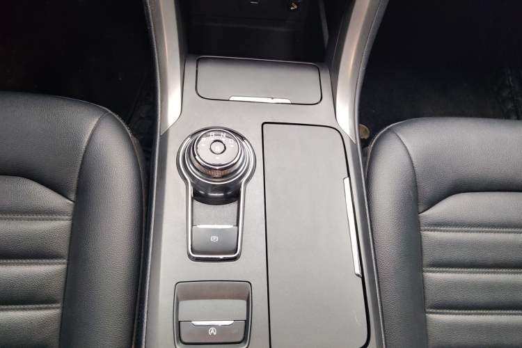Used Ford Mondeo 2018 EcoBoost 180 Smart Control Fashion Model China V Standard Gear Lever