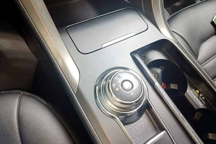 Used Ford Mondeo 2018 EcoBoost 180 Smart Control Fashion Model China V Standard Gear Lever