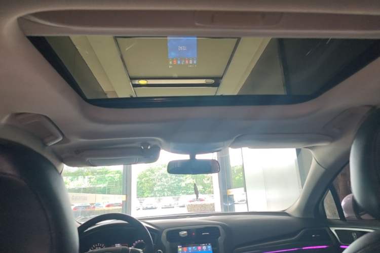 Used Ford Mondeo 2018 EcoBoost 180 Smart Control Fashion Model China VI Standard Headliner