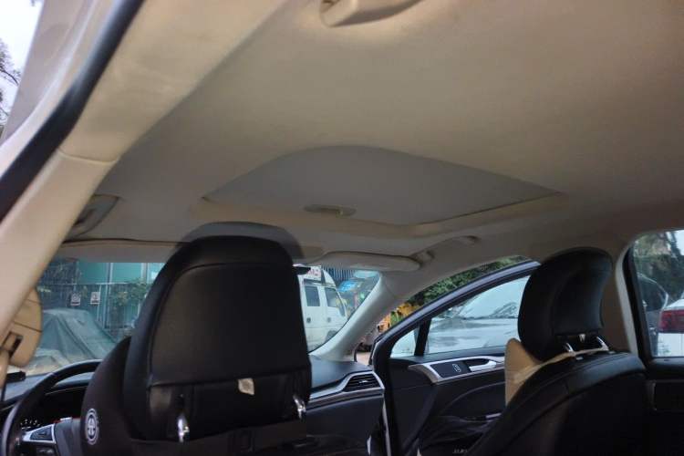Used Ford Mondeo 2018 EcoBoost 180 Smart Control Fashion Model China VI Standard Headliner
