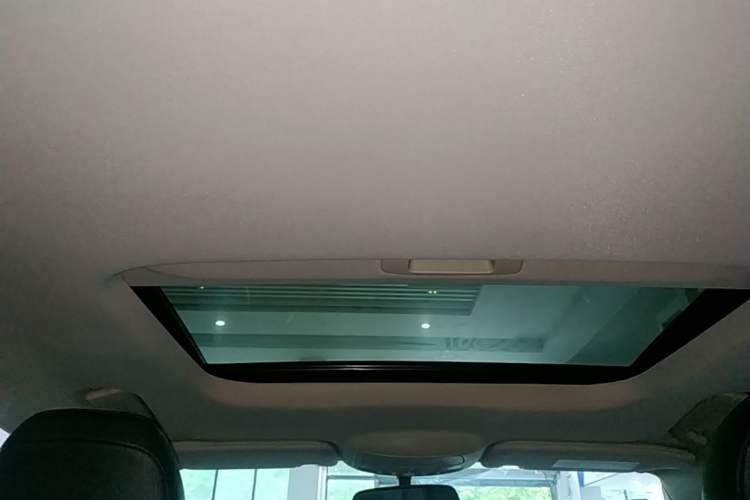 Used Ford Mondeo 2018 EcoBoost 180 Fashion Edition Headliner