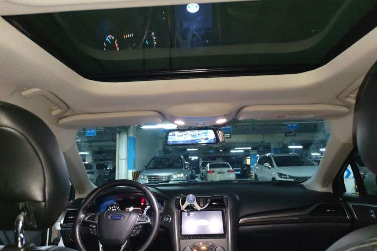 Used Ford Mondeo 2018 EcoBoost 200 Smart Control Fashion Model China V Standard Headliner