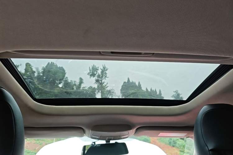 Used Ford Mondeo 2018 EcoBoost 180 Smart Control Fashion Model China VI Standard Headliner