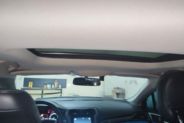 Used Ford Mondeo 2018 EcoBoost 180 Fashion Edition Headliner