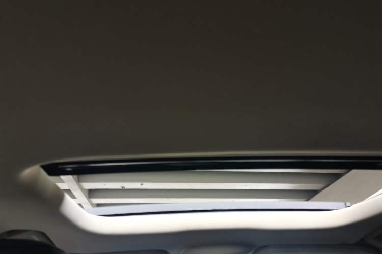 Used Ford Mondeo 2018 EcoBoost 180 Smart Control Fashion Model China VI Standard Headliner
