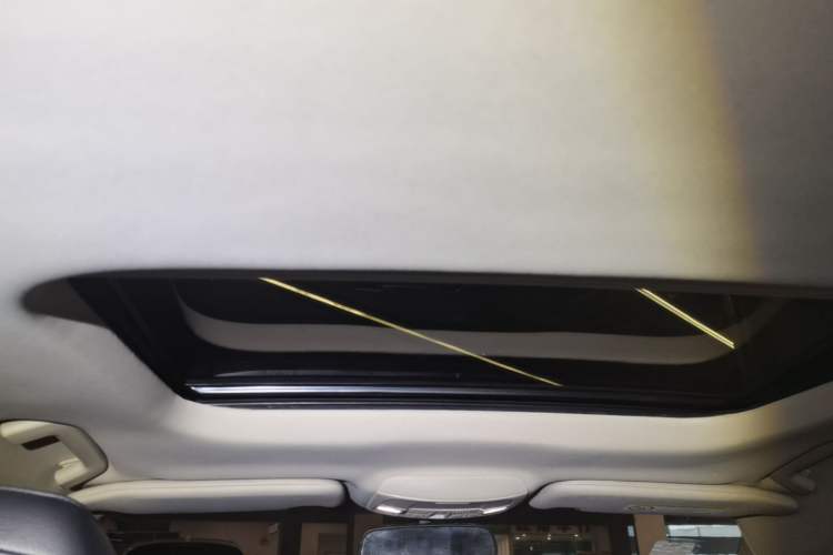 Used Ford Mondeo 2018 EcoBoost 180 Fashion Edition Headliner