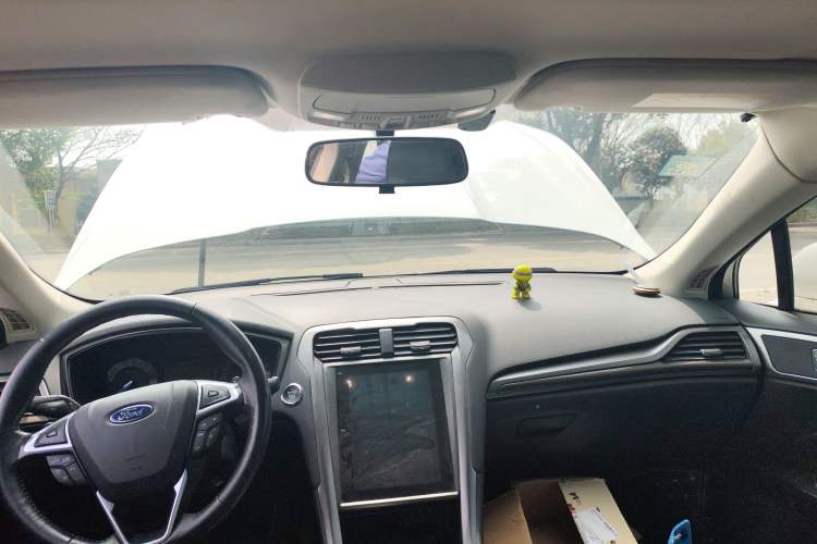 Used Ford Mondeo 2018 EcoBoost 180 Smart Control Fashion Model China VI Standard Headliner