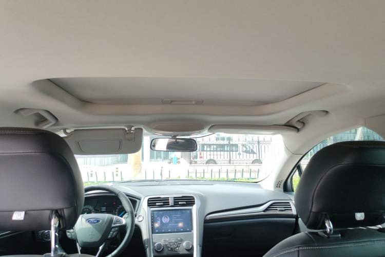 Used Ford Mondeo 2018 EcoBoost 200 Smart Control Fashion Model China V Standard Headliner