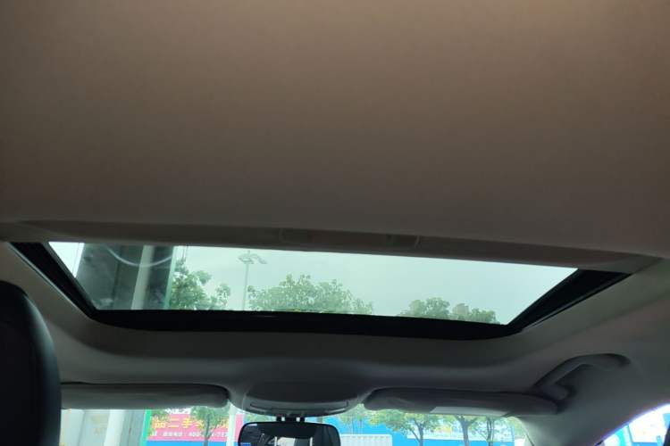 Used Ford Mondeo 2018 EcoBoost 180 Smart Control Fashion Model China VI Standard Headliner