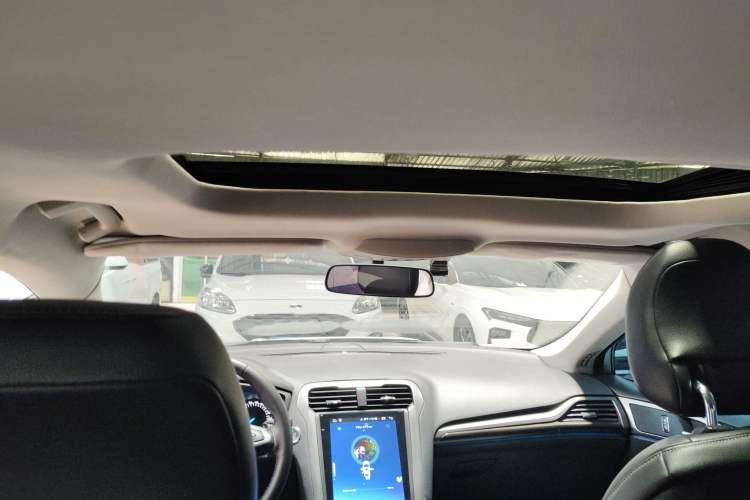 Used Ford Mondeo 2018 EcoBoost 180 Fashion Edition Headliner