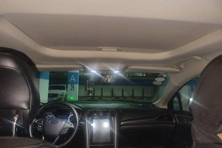 Used Ford Mondeo 2018 EcoBoost 180 Fashion Edition Headliner