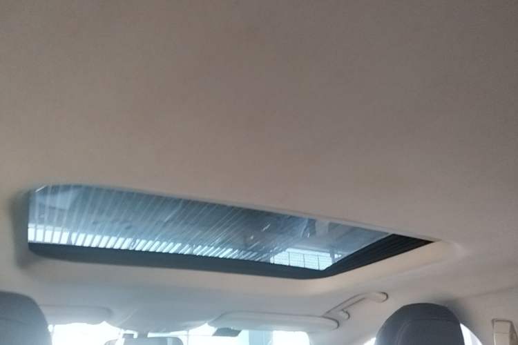 Used Ford Mondeo 2018 EcoBoost 180 Smart Control Fashion Model China VI Standard Headliner