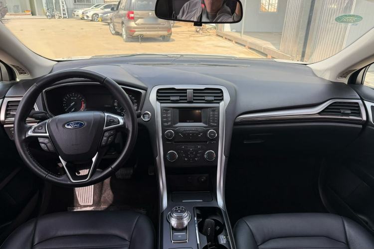 Used Ford Mondeo 2018 EcoBoost 180 Fashion Edition Interior 1