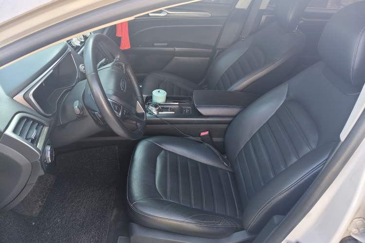 Used Ford Mondeo 2018 EcoBoost 180 Luxury Model Interior 1