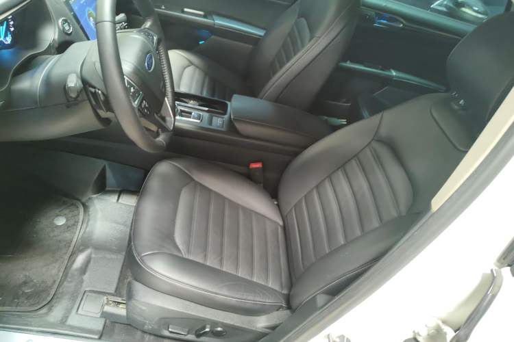 Used Ford Mondeo 2018 EcoBoost 180 Fashion Edition Interior 1