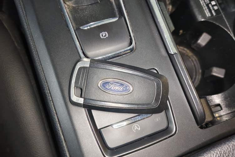 Used Ford Mondeo 2018 EcoBoost 180 Smart Control Fashion Model China V Standard Interior 1