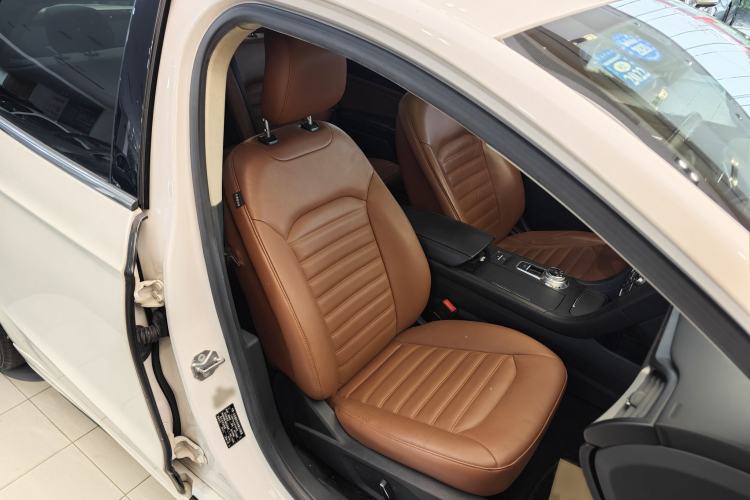 Used Ford Mondeo 2018 EcoBoost 180 Cognac Special Edition Interior 1