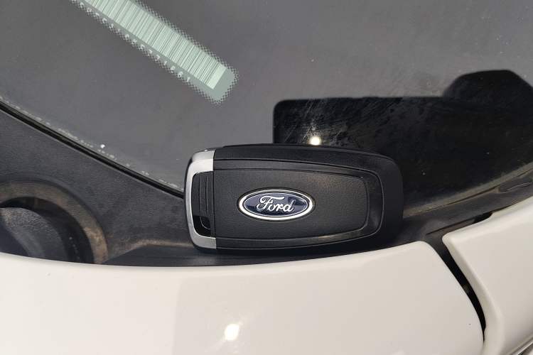Used Ford Mondeo 2018 EcoBoost 180 Smart Control Fashion Model China V Standard Interior 1