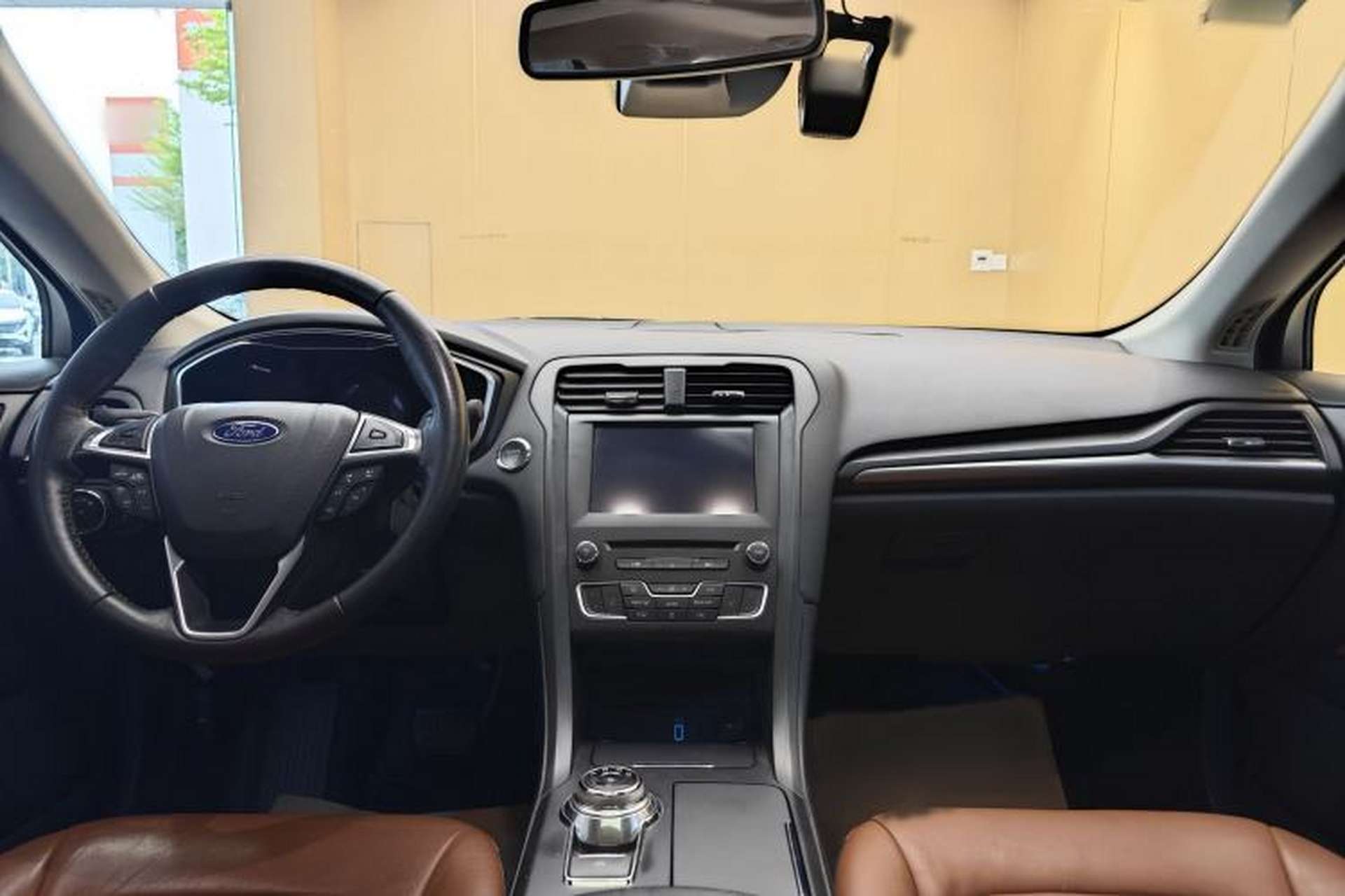 Used Ford Mondeo 2018 EcoBoost 180 Cognac Special Edition Interior 10